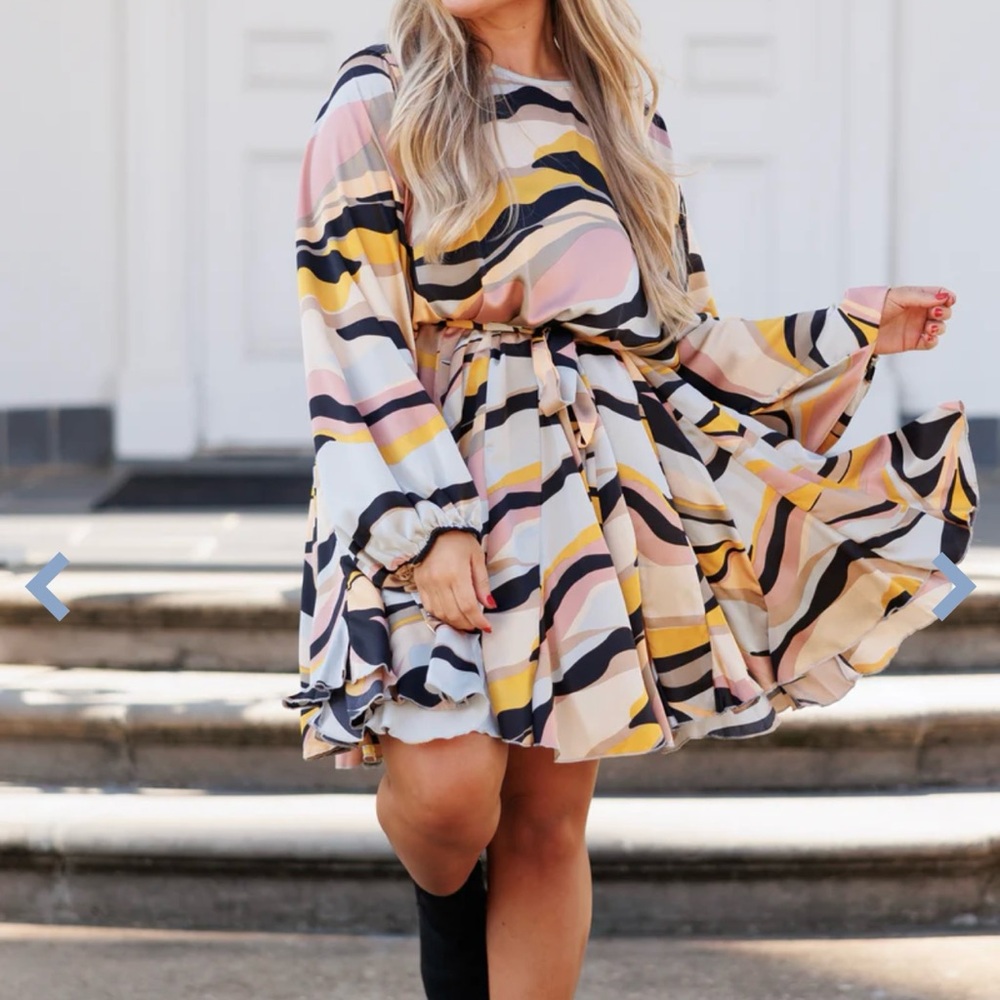 JODIFL Gray and Pink Bell Sleeve Dress
